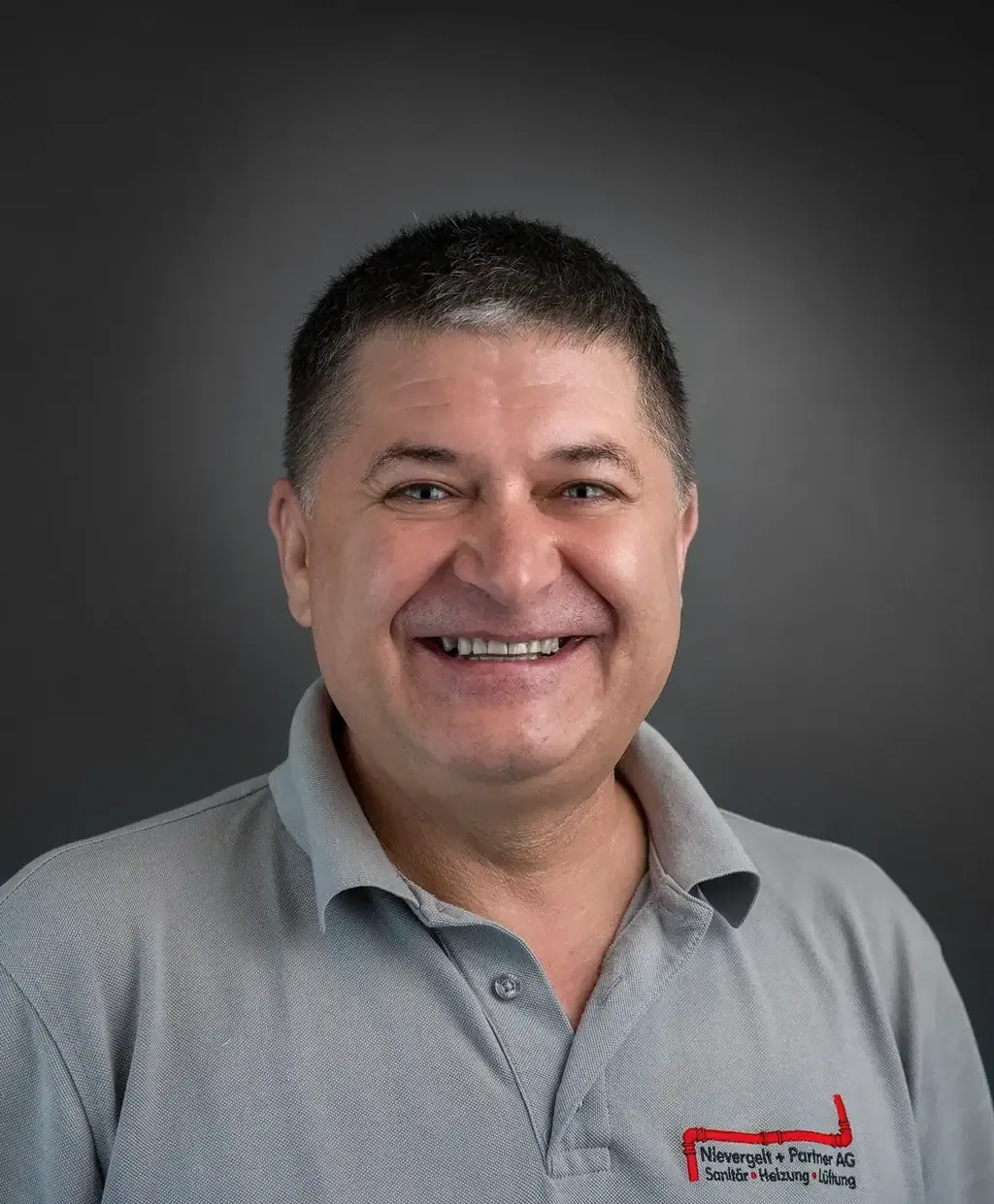 Porträt Gadzhii Andrei – Nievergelt + Partner – Sanitär | Heizung | Lueftung